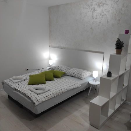 Apartman Jevrejska Banja Luka Exteriör bild